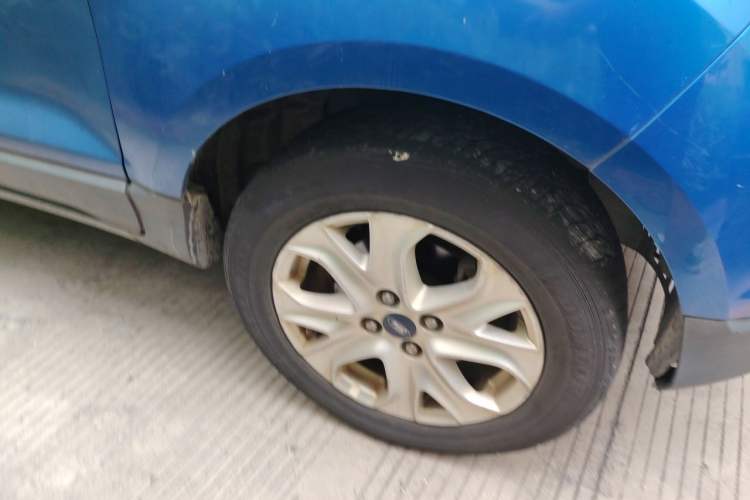 Used Ford EcoSport 2013 1.5L Automatic Fashion Model Right Front Wheel Hub