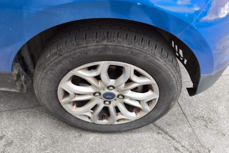 Used Ford EcoSport 2013 1.5L Automatic Prestige Model Right Front Wheel Hub