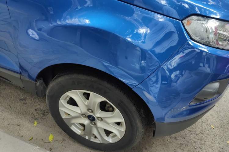 Used Ford EcoSport 2013 1.5L Automatic Fashion Model Right Front Wheel Hub