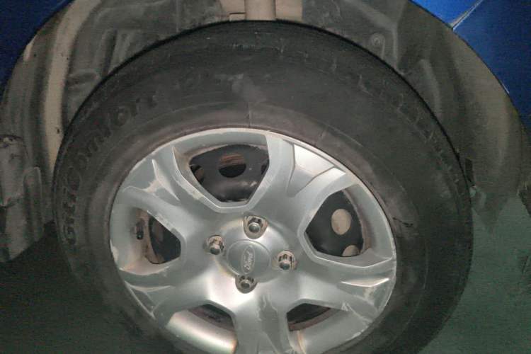 Used Ford EcoSport 2013 1.5L Manual Comfort Model Right Front Wheel Hub