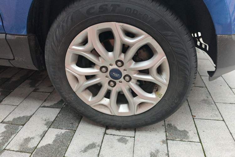 Used Ford EcoSport 2013 1.5L Automatic Prestige Model Right Front Wheel Hub