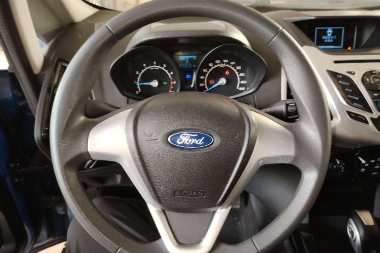 Used Ford EcoSport 2013 1.5L Automatic Fashion Model Steering Wheel