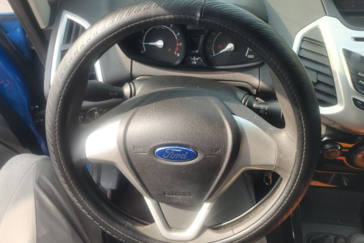 Used Ford EcoSport 2013 1.5L Manual Fashion Model Steering Wheel