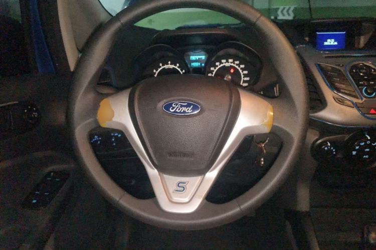 Used Ford EcoSport 2013 1.5L Manual Comfort Model Steering Wheel