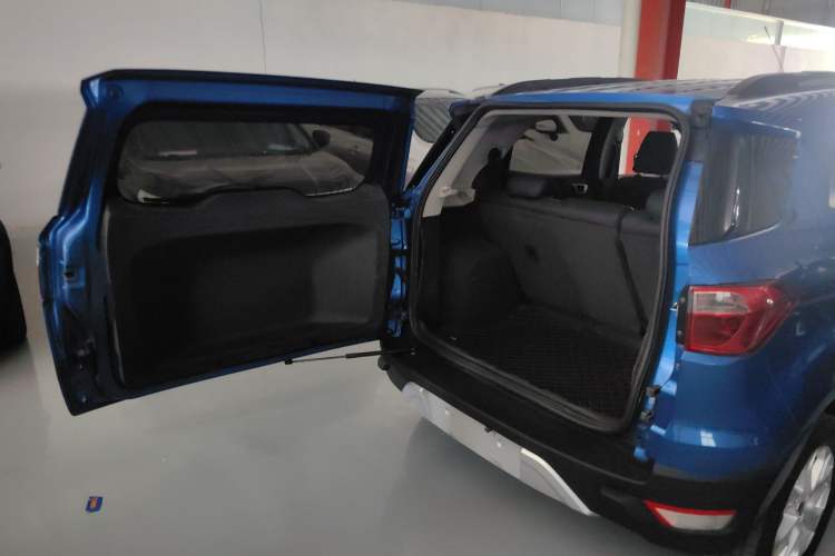 Used Ford EcoSport 2013 1.5L Automatic Fashion Model Trunk