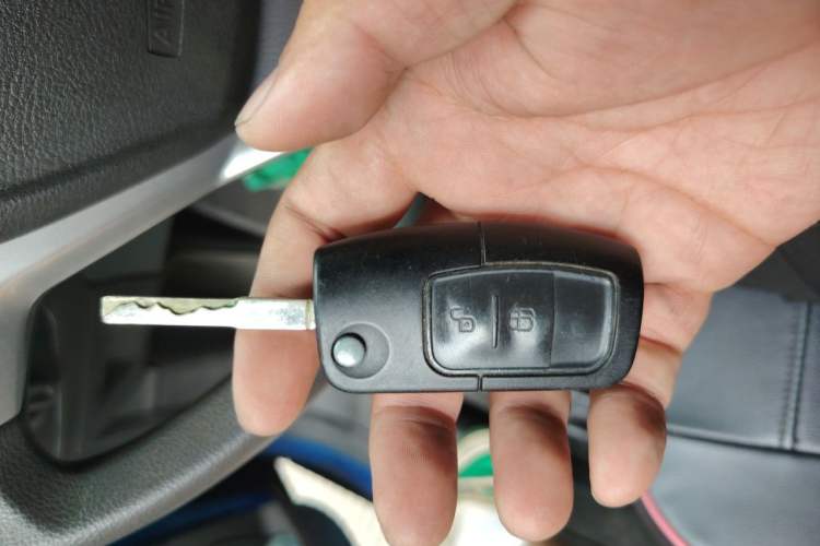 Used Ford EcoSport 2013 1.5L Automatic Fashion Model Vehicle Key