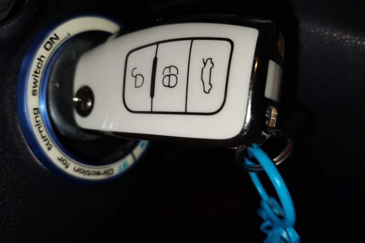 Used Ford EcoSport 2013 1.5L Automatic Fashion Model Vehicle Key