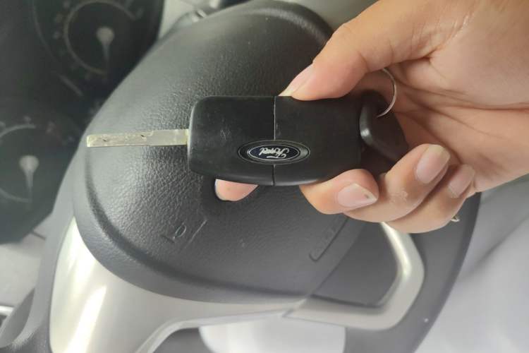 Used Ford EcoSport 2013 1.5L Automatic Fashion Model Vehicle Key