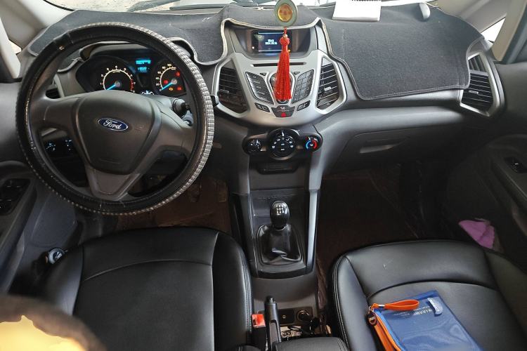 Used Ford EcoSport 2013 1.5L Manual Comfort Model Center Console