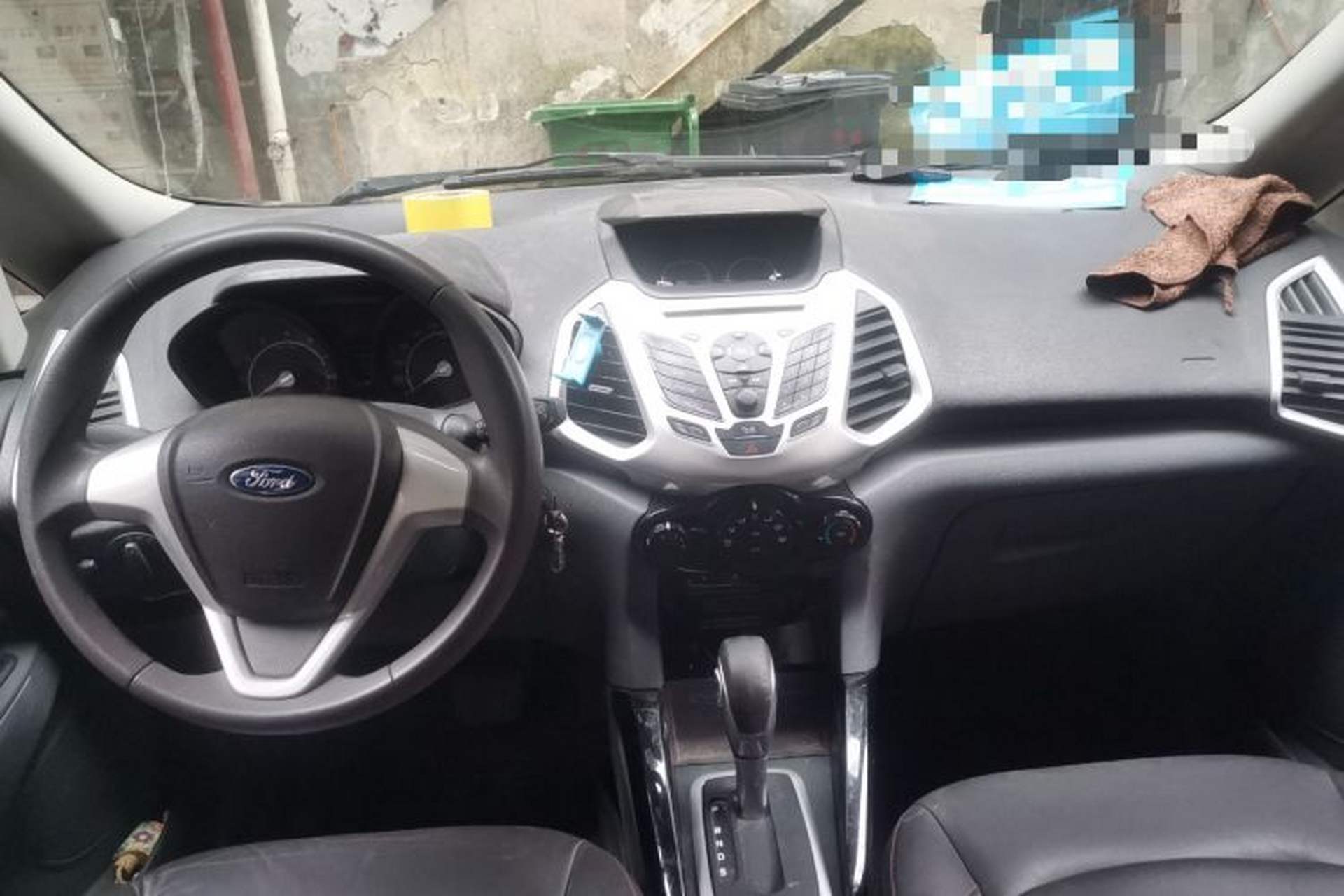 Used Ford EcoSport 2013 1.5L Automatic Fashion Model Center Console