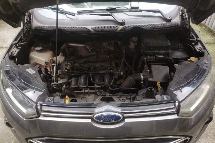 Used Ford EcoSport 2013 1.5L Automatic Fashion Model Engine Bay