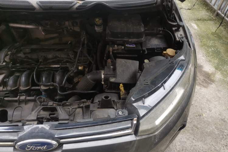 Used Ford EcoSport 2013 1.5L Automatic Fashion Model Engine Bay Left