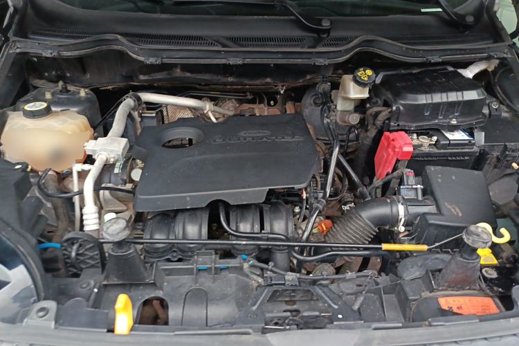 Used Ford EcoSport 2013 1.5L Automatic Fashion Model Engine Bay