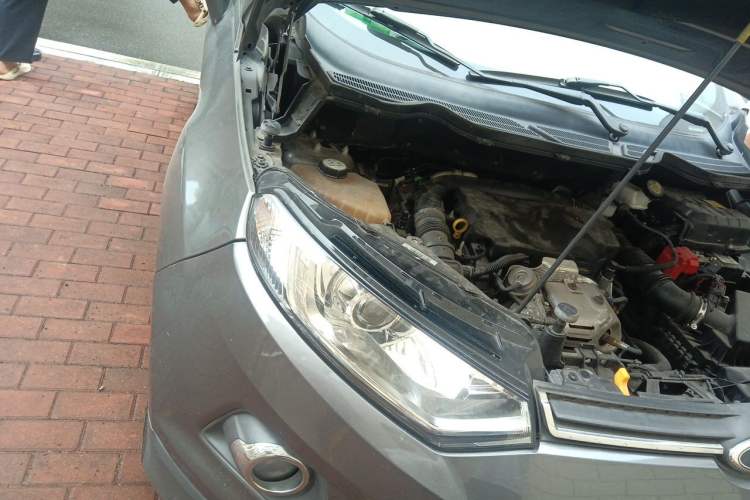 Used Ford EcoSport 2013 1.0L GTDi Manual Luxury Model Engine Bay Right