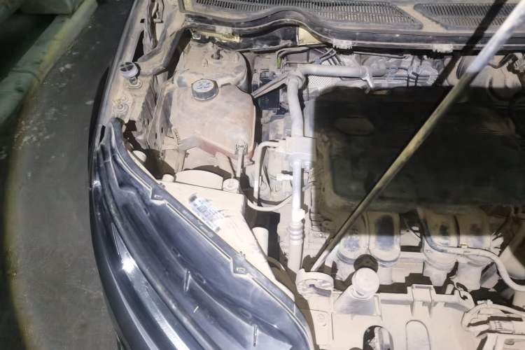 Used Ford EcoSport 2013 1.5L Automatic Prestige Model Engine Bay Right