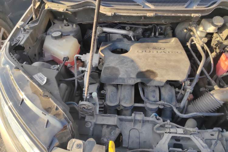Used Ford EcoSport 2013 1.5L Automatic Prestige Model Engine Bay Right