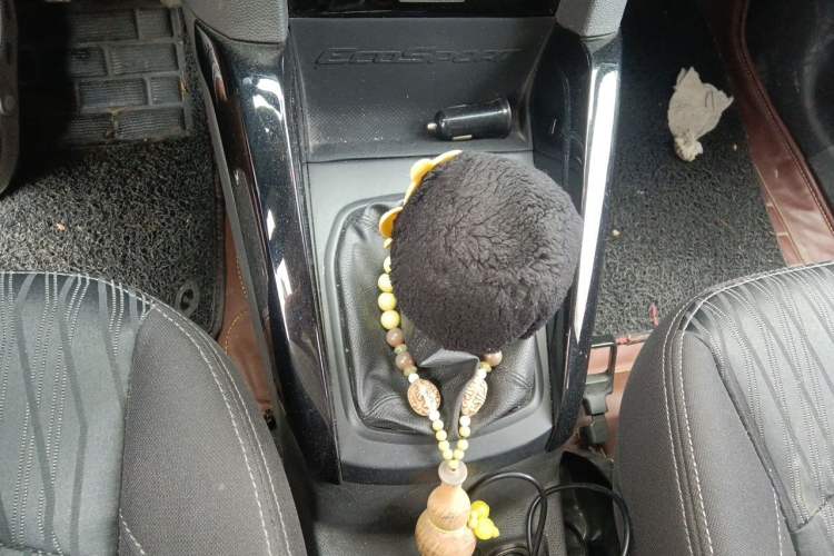 Used Ford EcoSport 2013 1.0L GTDi Manual Luxury Model Gear Lever