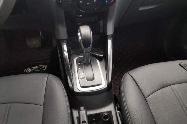Used Ford EcoSport 2013 1.5L Automatic Fashion Model Gear Lever