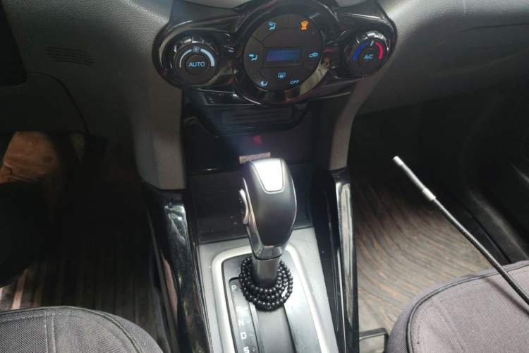 Used Ford EcoSport 2013 1.5L Automatic Prestige Model Gear Lever