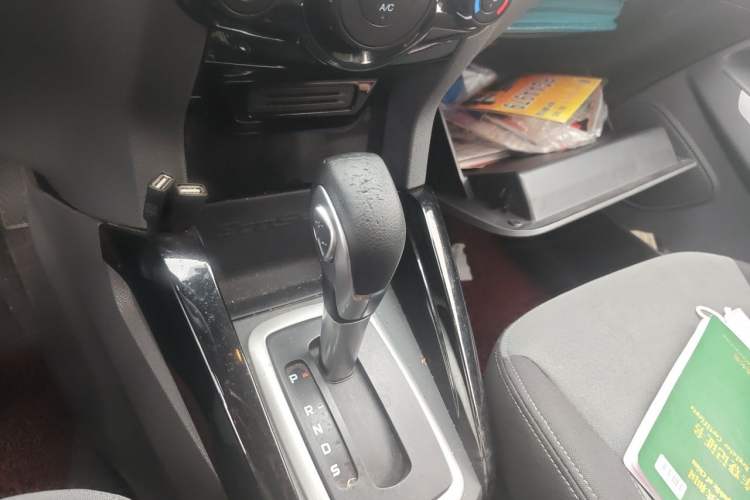 Used Ford EcoSport 2013 1.5L Automatic Fashion Model Gear Lever