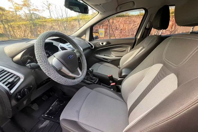 Used Ford EcoSport 2013 1.5L Manual Fashion Model Interior 1