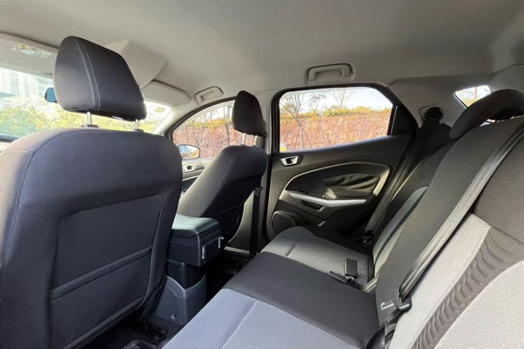 Used Ford EcoSport 2013 1.5L Manual Fashion Model Interior 2