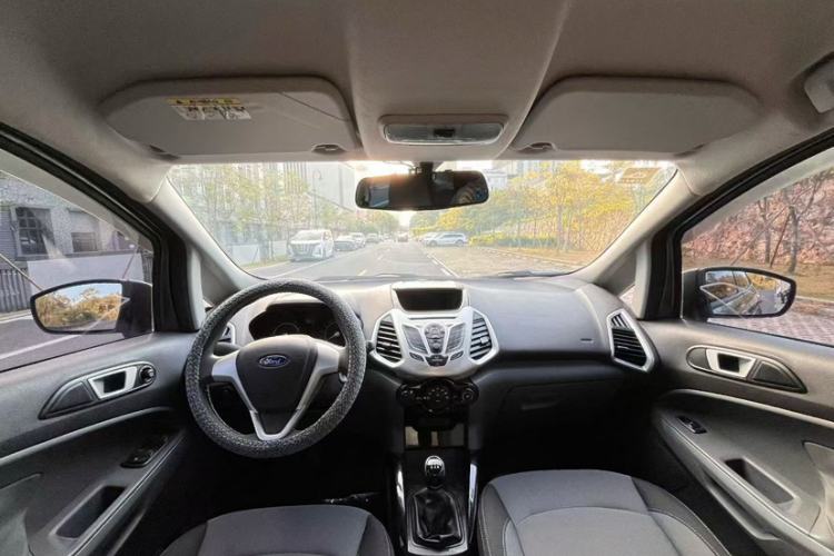 Used Ford EcoSport 2013 1.5L Manual Fashion Model Interior 3