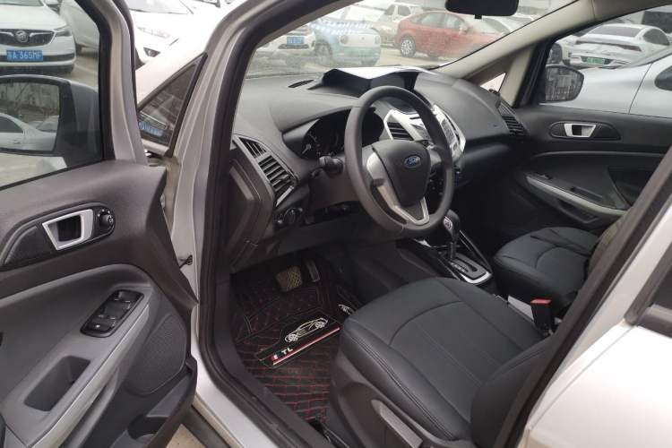 Used Ford EcoSport 2013 1.5L Automatic Fashion Model Interior 4