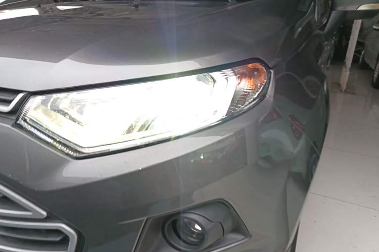 Used Ford EcoSport 2013 1.5L Automatic Fashion Model Left Front Headlight
