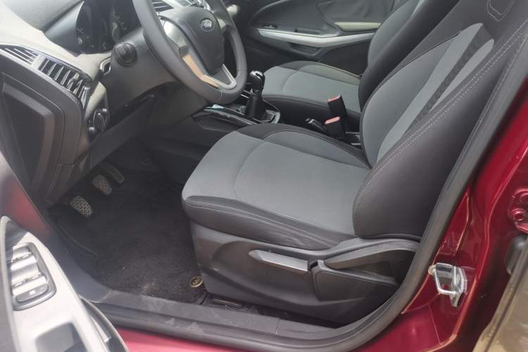 Used Ford EcoSport 2013 1.5L Manual Fashion Model Left Front Seat
