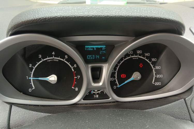 Used Ford EcoSport 2013 1.0L GTDi Manual Luxury Model Odometer Close Up