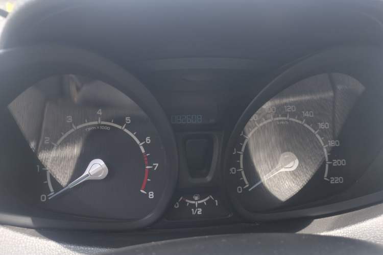 Used Ford EcoSport 2013 1.5L Manual Fashion Model Odometer Close Up