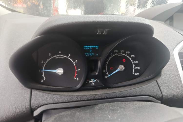 Used Ford EcoSport 2013 1.5L Automatic Fashion Model Odometer Close Up