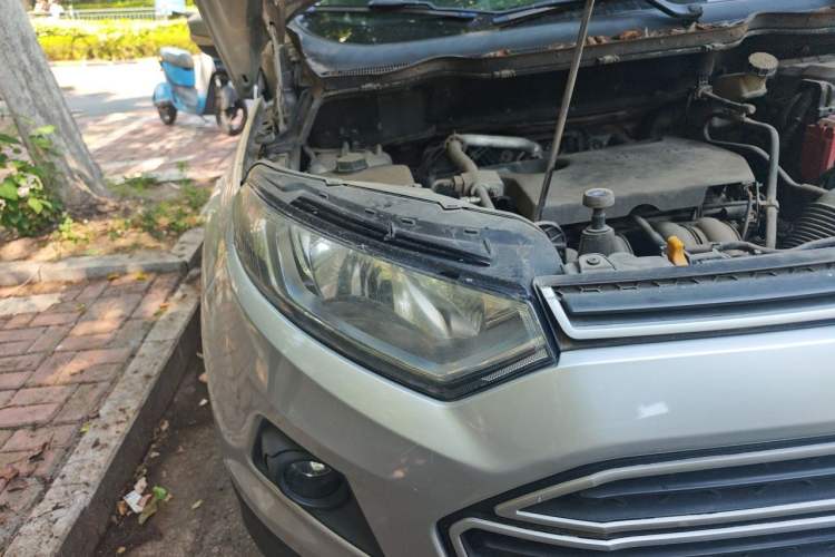 Used Ford EcoSport 2013 1.5L Automatic Fashion Model Right Front Headlight