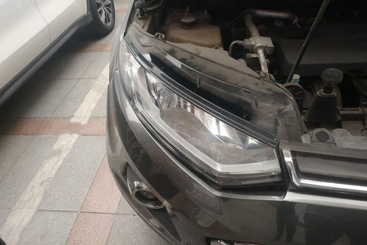 Used Ford EcoSport 2013 1.5L Automatic Prestige Model Right Front Headlight