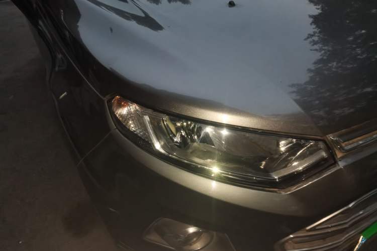 Used Ford EcoSport 2013 1.5L Automatic Prestige Model Right Front Headlight