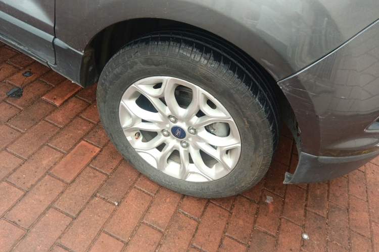 Used Ford EcoSport 2013 1.0L GTDi Manual Luxury Model Right Front Wheel Hub