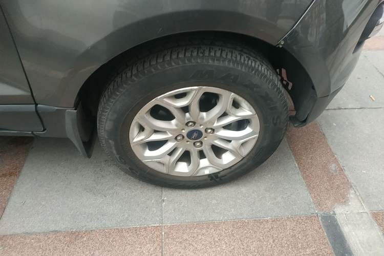 Used Ford EcoSport 2013 1.5L Automatic Prestige Model Right Front Wheel Hub