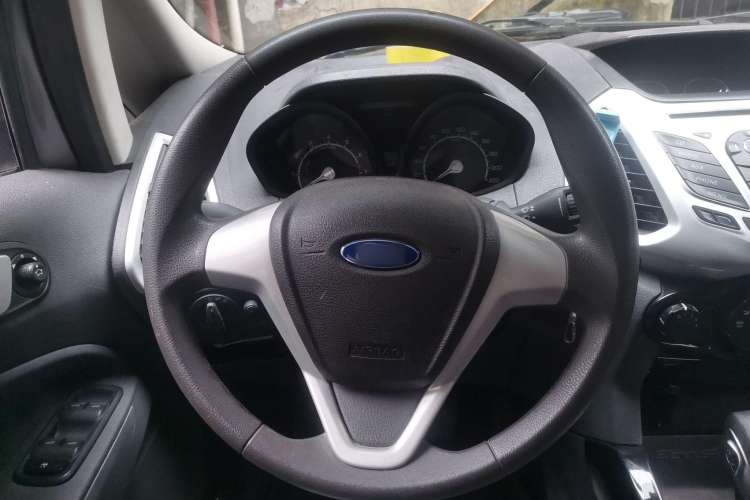 Used Ford EcoSport 2013 1.5L Automatic Fashion Model Steering Wheel