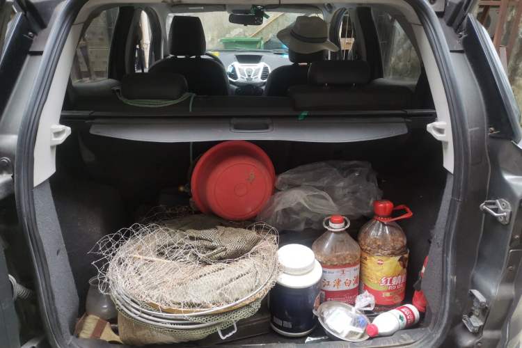 Used Ford EcoSport 2013 1.5L Automatic Fashion Model Trunk