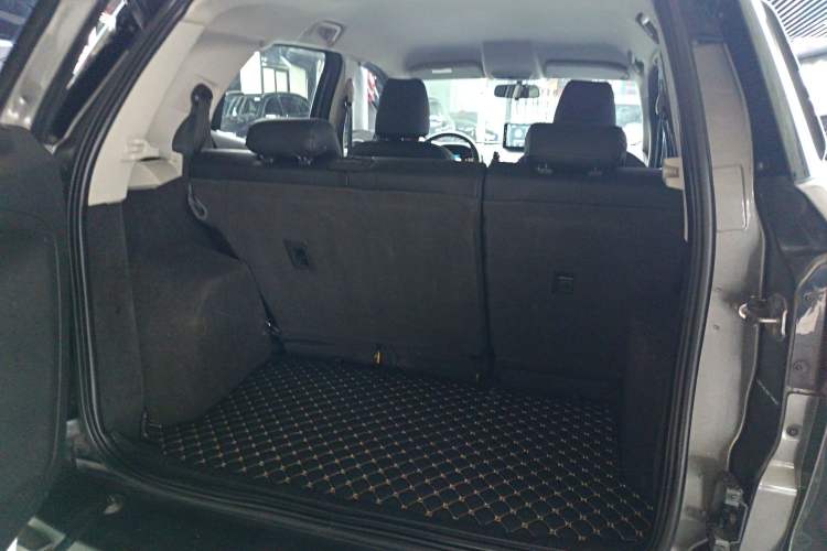 Used Ford EcoSport 2013 1.5L Automatic Fashion Model Trunk