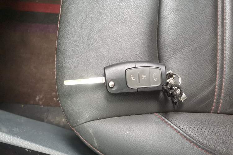 Used Ford EcoSport 2013 1.5L Automatic Fashion Model Vehicle Key