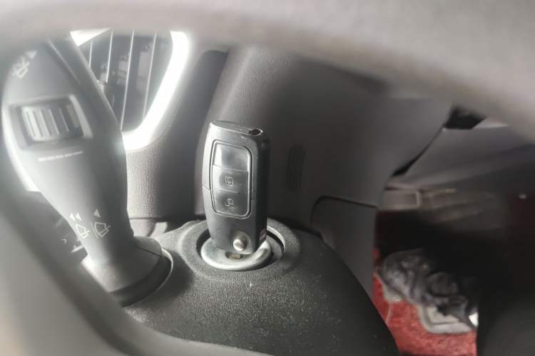 Used Ford EcoSport 2013 1.5L Automatic Fashion Model Vehicle Key