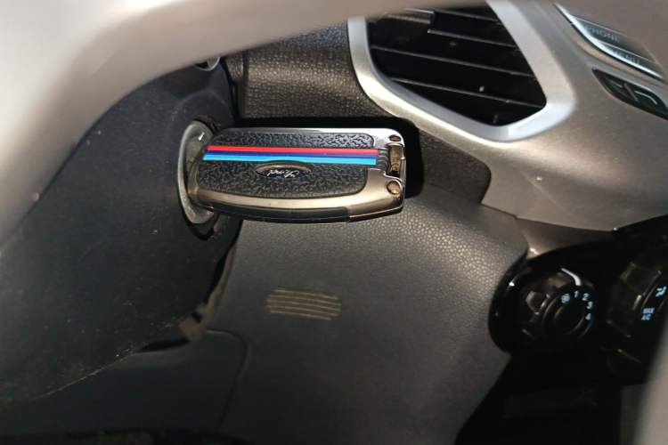 Used Ford EcoSport 2013 1.5L Automatic Fashion Model Vehicle Key