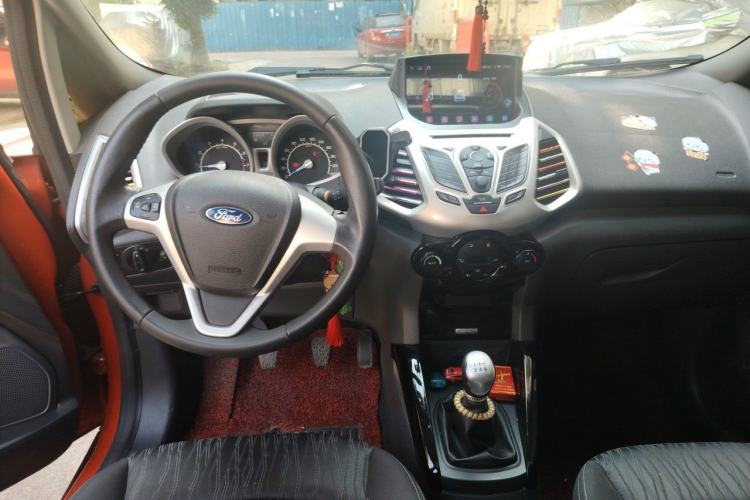 Used Ford EcoSport 2013 1.5L Manual Luxury Model Center Console