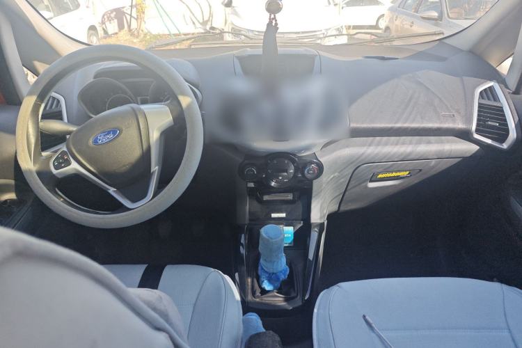 Used Ford EcoSport 2013 1.5L Manual Luxury Model Center Console