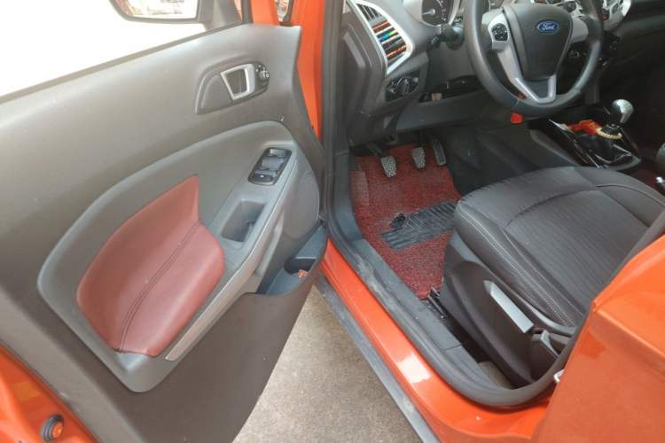 Used Ford EcoSport 2013 1.5L Manual Luxury Model Driver Seat