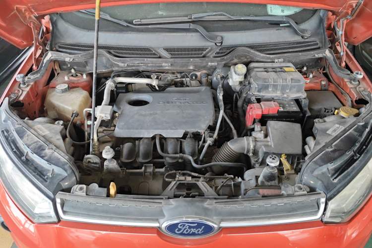 Used Ford EcoSport 2013 1.5L Automatic Fashion Model Engine Bay