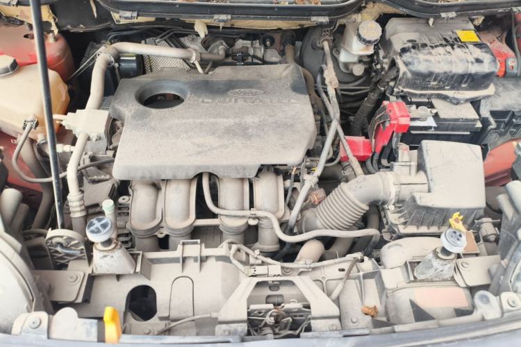 Used Ford EcoSport 2013 1.5L Automatic Fashion Model Engine Bay