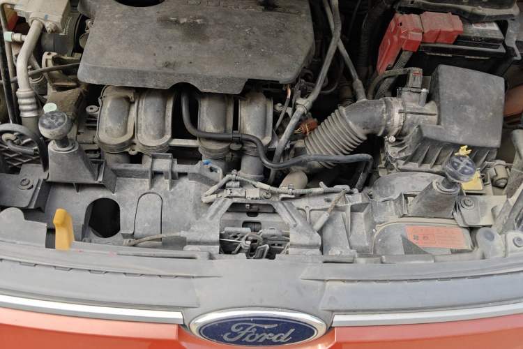 Used Ford EcoSport 2013 1.5L Automatic Fashion Model Engine Bay